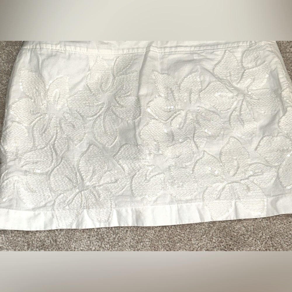 HOLLISTER WOMEN WHITE LACE MINI SKIRT SIZE 1 (great condition)